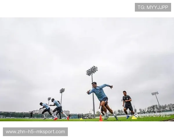 上海申花外线推进高度集中压制对手反制可能